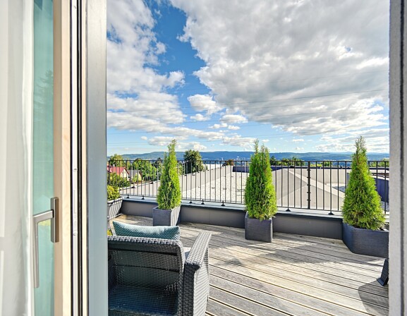 Wellness apartmá King s obří vířivkou, saunou a terasou