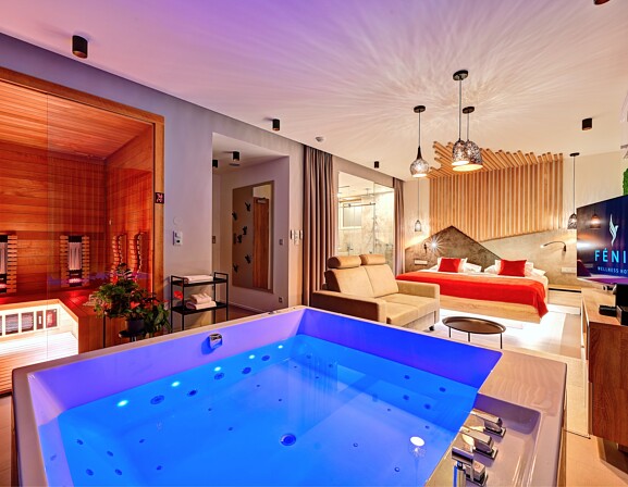 Wellness apartmá King s obří vířivkou, saunou a terasou